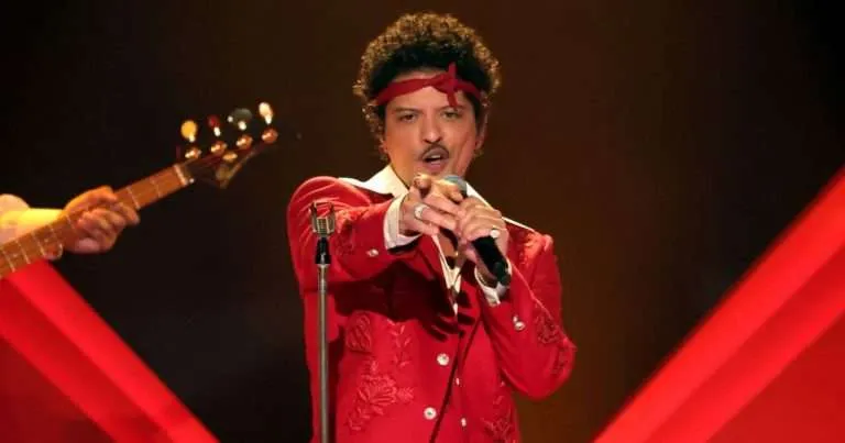Bruno Mars dedica nuevo logro a su madre: «Mamá Platino»