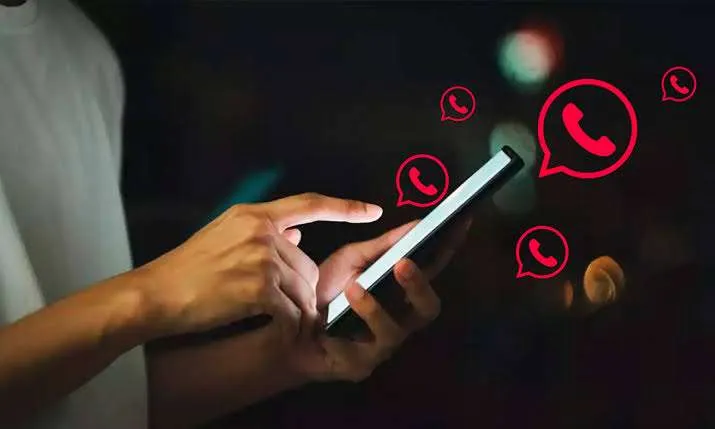 Abrir una foto desconocida en WhatsApp puede terminar en extorsión