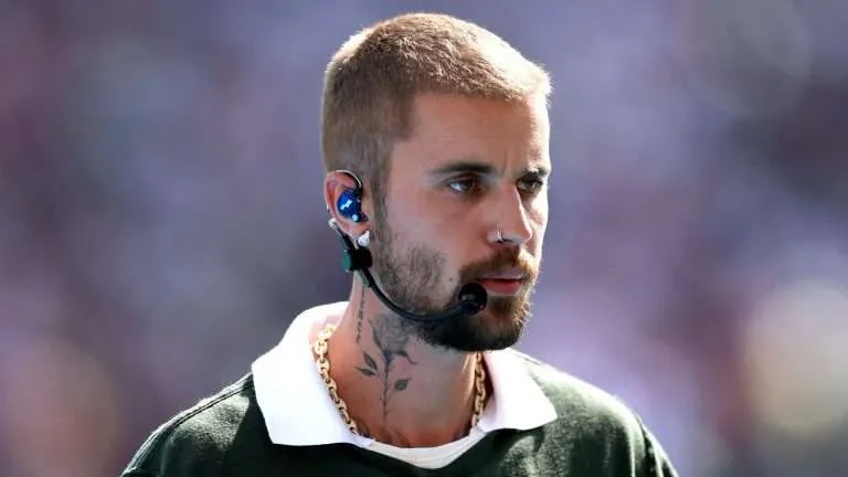 Justin Bieber lidera ranking del artista masculino más escuchado del año