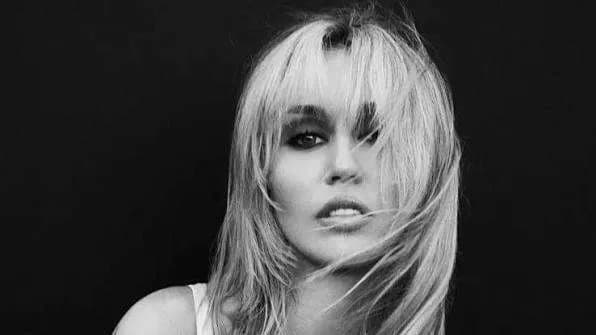 Miley lidera la lista Billboard 200 en más de una década con ‘Bass Persuades’